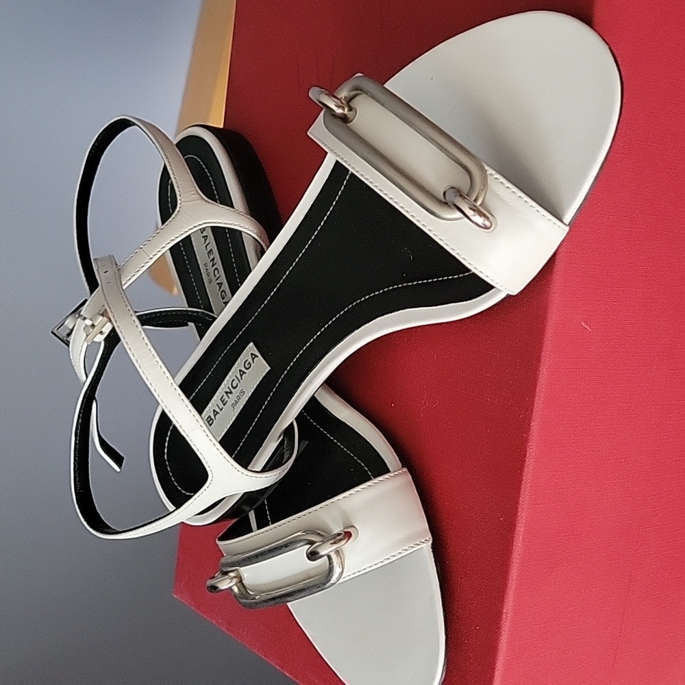 Balenciaga, leather sandals. Size 37(7). White. - Picture 3 of 5